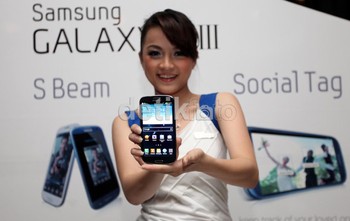 Bukan cuma desain, fitur di dalam Samsung Galaxy S III dirancang khusus agar memanjakan para penggunanya.