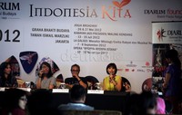 Olga Lidya adalah salah satu dari pemeran di empat pementasan tersebut.