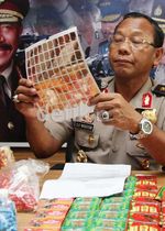 Polisi Gerebek Pabrik Jamu dan Obat Palsu