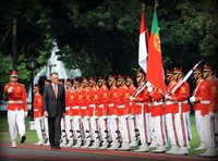 Presiden Cavaco Silva disambut dengan upacara kenegaraan. Setpres.