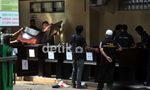 Tangis Keluarga Korban Sukhoi Pecah di RS Polri