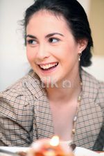 Pesona Si Cantik Arumi Bachsin