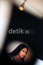 Pesona Si Cantik Arumi Bachsin