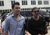Chrisitan Sugiono dan Ringgo Agus Rahman terlihat bersamaan datang ke Polda Metro Jaya, Selasa (22/5/2012). Gusmun/detikHot.