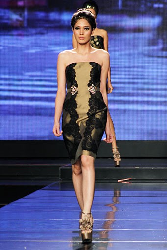 Sebastian Gunawan Urban Lady. Jakarta Fashion & Food Festival 2012 at Ballroom Hotel Harris. Kelapa Gading. Jakarta Utara. [Foto: Mohammad Abduh/Wolipop]