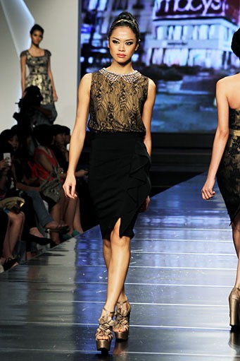 Sebastian Gunawan Urban Lady. Jakarta Fashion & Food Festival 2012 at Ballroom Hotel Harris. Kelapa Gading. Jakarta Utara. [Foto: Mohammad Abduh/Wolipop]