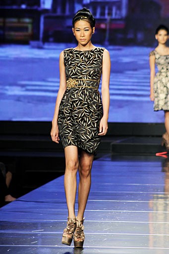 Sebastian Gunawan Urban Lady. Jakarta Fashion & Food Festival 2012 at Ballroom Hotel Harris. Kelapa Gading. Jakarta Utara. [Foto: Mohammad Abduh/Wolipop]