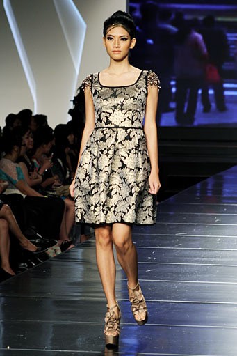 Sebastian Gunawan Urban Lady. Jakarta Fashion & Food Festival 2012 at Ballroom Hotel Harris. Kelapa Gading. Jakarta Utara. [Foto: Mohammad Abduh/Wolipop]