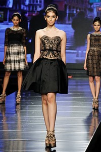 Sebastian Gunawan Urban Lady. Jakarta Fashion & Food Festival 2012 at Ballroom Hotel Harris. Kelapa Gading. Jakarta Utara. [Foto: Mohammad Abduh/Wolipop]