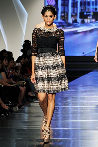 Sebastian Gunawan Urban Lady. Jakarta Fashion & Food Festival 2012 at Ballroom Hotel Harris. Kelapa Gading. Jakarta Utara. [Foto: Mohammad Abduh/Wolipop]