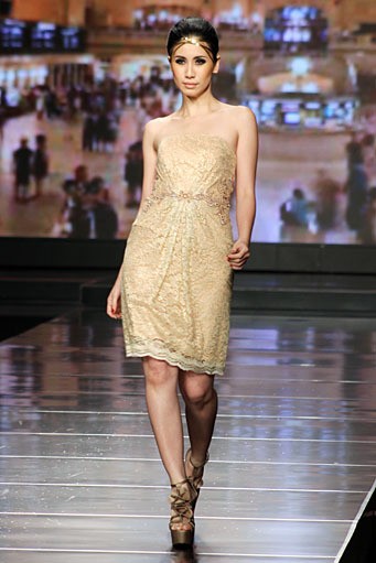 Sebastian Gunawan Urban Lady. Jakarta Fashion & Food Festival 2012 at Ballroom Hotel Harris. Kelapa Gading. Jakarta Utara. [Foto: Mohammad Abduh/Wolipop]