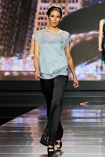 Sebastian Gunawan Urban Lady. Jakarta Fashion & Food Festival 2012 at Ballroom Hotel Harris. Kelapa Gading. Jakarta Utara. [Foto: Mohammad Abduh/Wolipop]