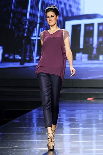 Sebastian Gunawan Urban Lady. Jakarta Fashion & Food Festival 2012 at Ballroom Hotel Harris. Kelapa Gading. Jakarta Utara. [Foto: Mohammad Abduh/Wolipop]