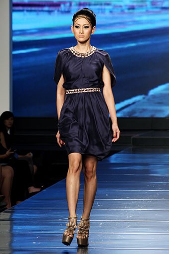 Sebastian Gunawan Urban Lady. Jakarta Fashion & Food Festival 2012 at Ballroom Hotel Harris. Kelapa Gading. Jakarta Utara. [Foto: Mohammad Abduh/Wolipop]