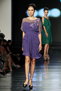 Sebastian Gunawan Urban Lady. Jakarta Fashion & Food Festival 2012 at Ballroom Hotel Harris. Kelapa Gading. Jakarta Utara. [Foto: Mohammad Abduh/Wolipop]