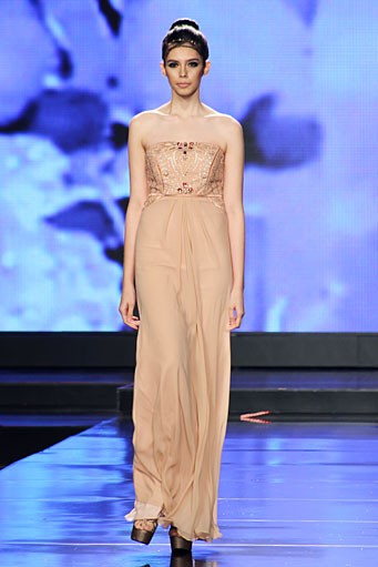 Sebastian Gunawan Urban Lady. Jakarta Fashion & Food Festival 2012 at Ballroom Hotel Harris. Kelapa Gading. Jakarta Utara. [Foto: Mohammad Abduh/Wolipop]