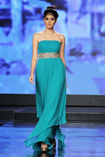 Sebastian Gunawan Urban Lady. Jakarta Fashion & Food Festival 2012 at Ballroom Hotel Harris. Kelapa Gading. Jakarta Utara. [Foto: Mohammad Abduh/Wolipop]