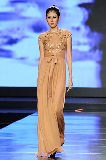 Sebastian Gunawan Urban Lady. Jakarta Fashion & Food Festival 2012 at Ballroom Hotel Harris. Kelapa Gading. Jakarta Utara. [Foto: Mohammad Abduh/Wolipop]