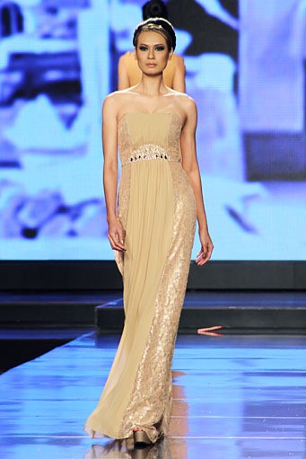 Sebastian Gunawan Urban Lady. Jakarta Fashion & Food Festival 2012 at Ballroom Hotel Harris. Kelapa Gading. Jakarta Utara. [Foto: Mohammad Abduh/Wolipop]