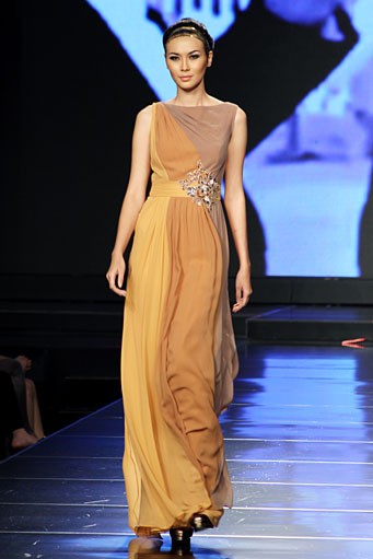 Sebastian Gunawan Urban Lady. Jakarta Fashion & Food Festival 2012 at Ballroom Hotel Harris. Kelapa Gading. Jakarta Utara. [Foto: Mohammad Abduh/Wolipop]