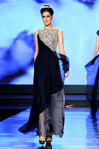 Sebastian Gunawan Urban Lady. Jakarta Fashion & Food Festival 2012 at Ballroom Hotel Harris. Kelapa Gading. Jakarta Utara. [Foto: Mohammad Abduh/Wolipop]