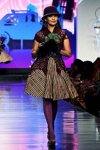 Anne Avantie Mata Hati. Persembahan Kasih untuk Titiek Puspa. Jakarta Fashion & Food Festival 2012 at Ballroom Hotel Harris. Kelapa Gading. Jakarta. [Foto: Mohammad Abduh/Wolipop]