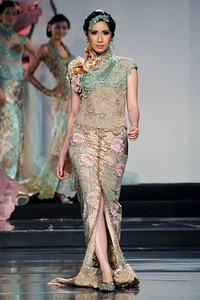 Anne Avantie Mata Hati. Persembahan Kasih untuk Titiek Puspa. Jakarta Fashion & Food Festival 2012 at Ballroom Hotel Harris. Kelapa Gading. Jakarta. [Foto: Mohammad Abduh/Wolipop]