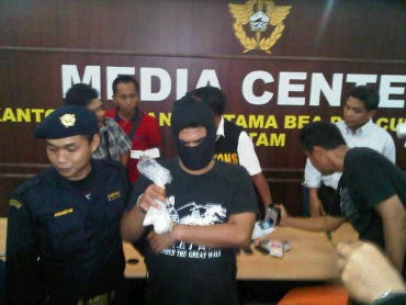 Bawa Narkoba, Mahasiswa asal Malaysia Dibekuk di Batam