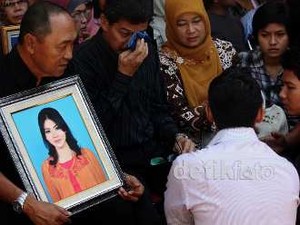Hujan Tangis Iringi Serah Terima Jenazah Korban Sukhoi