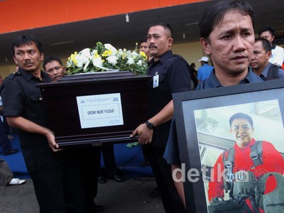 Jenazah Korban Sukhoi Diserahkan ke Keluarga