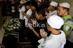 Jenazah Didik Korban Sukhoi Tiba di Rumah Duka