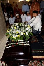Jenazah Didik Korban Sukhoi Tiba di Rumah Duka