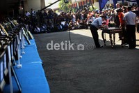Sebanyak 45 peti jenazah diserahkan kepada pihak keluarga korban.