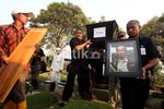 Isak Tangis Warnai Pemakaman Wartawan Angkasa