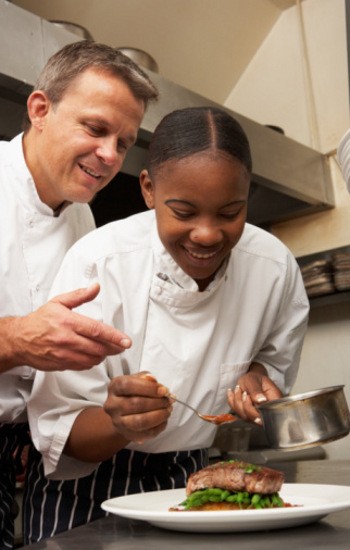 Ingin Belajar Kuliner Dunia? Ikutilah Kelas Memasak Ini! (2)