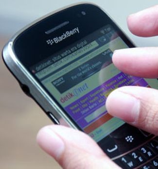 Perang Ponsel Premium di Indonesia