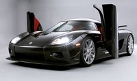 9. Koenigsegg CCXR tahun 2008. Memiliki tenaga 1.004 tenaga kuda pada 6.900 rpm. Mesinnya 4.8-liter, DOHC, 32-valve V8, twin superchargers. Memiliki start yang lebih baik, rasio kompresi lebih tinggi, pulley dengan Rotrex superchargers membuat Koenigsegg bisa terlontar dengan dahsyat. (dok Inside Line)