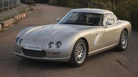 8. 2006 Bristol Fighter T. Memiliki tenaga 1.012 kuda pada 5.600 rpm. Mesin 8.0-liter, OHV, 20-valve V10, twin turbo. Mobil bertampang Fighter ini sebenarnya menggunakan dasar mobil Viper namun dimodifikasi pada turbo. (dok Inside Line)