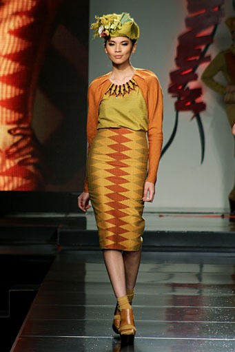 Priyo Oktaviano Kawaii Bali Cita Tenun Indonesia. Jakarta Fashion & Food Festival 2012 at Ballroom Hotel Harris. Kelapa Gading. Jakarta. [Foto: Mohammad Abduh/Wolipop]