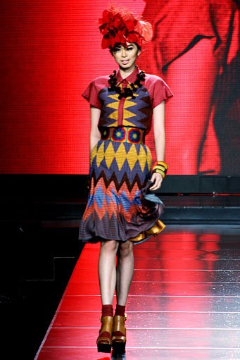 Priyo Oktaviano Kawaii Bali Cita Tenun Indonesia. Jakarta Fashion & Food Festival 2012 at Ballroom Hotel Harris. Kelapa Gading. Jakarta. [Foto: Mohammad Abduh/Wolipop]