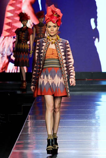 Priyo Oktaviano Kawaii Bali Cita Tenun Indonesia. Jakarta Fashion & Food Festival 2012 at Ballroom Hotel Harris. Kelapa Gading. Jakarta. [Foto: Mohammad Abduh/Wolipop]