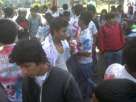 Belum Tentu Lulus, Siswa di Semarang Konvoi dan Coret-coret Seragam