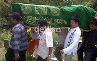 Anggraini Fitriah dimakamkan di Tempat Pemakaman Keluarga Borgo, tepat di samping makam neneknya. Asrar Yusuf/detikcom.