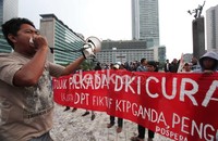 Para pengkritik DPT yang diduga fiktif ini telah menunjukan bukti-bukti ke publik, Panwaslu, hingga ke Bareskrim Mabes Polri.