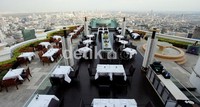 Lebua at State Tower ini merupakan salah satu hotel berbintang lima yang termewah di Bangkok.
