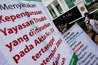 Meski mengurungkan eksekusi, pihak karyawan dan civitas akademika Universitas Trisakti menyatakan tetap bersiaga 24 jam karena sudah ada intimidasi dari pihak-pihak tertentu.