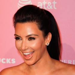 Ups! Kim Kardashian Pakai Gaun yang Sama dengan Gwyneth Paltrow