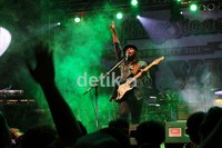 Gugun Blues Shelter menyedot perhatian penonton kala naik ke atas panggung. Herianto Batubara/detikcom.