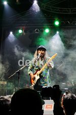 Aksi Panggung Memikat Gugun Blues Shelter