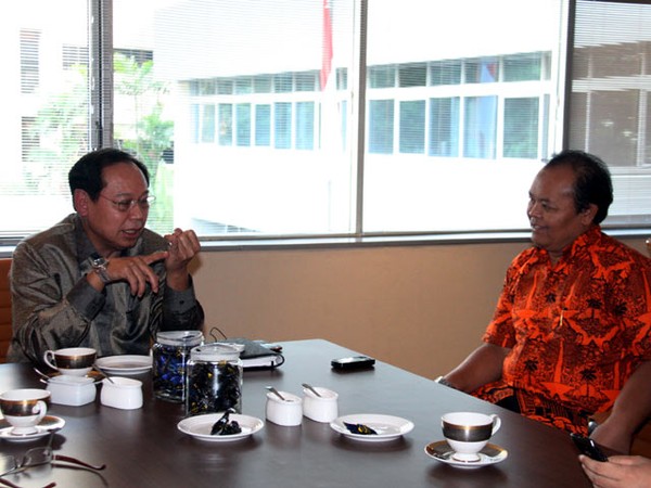 Hidayat Temui Menpera